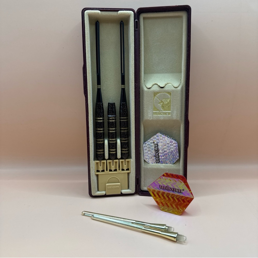 Vintage Unicorn England Metal Tipped Dart Set in Case Darts Barely Used